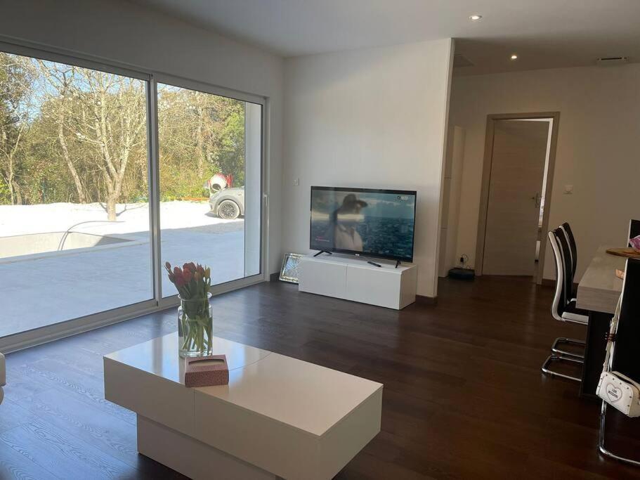 Brand New Villa With Fully Intergrated Air Conditioning & Private Pool, Overlooking Forest Sardan Exterior foto