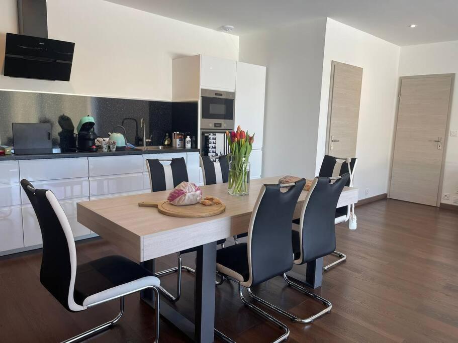 Brand New Villa With Fully Intergrated Air Conditioning & Private Pool, Overlooking Forest Sardan Exterior foto